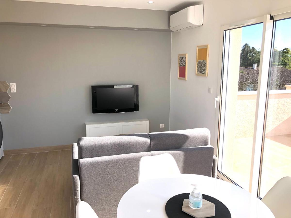 Ternay La Parenthese Balneo T2 Cosy De 40M² Avec Terrasseアパートメント エクステリア 写真
